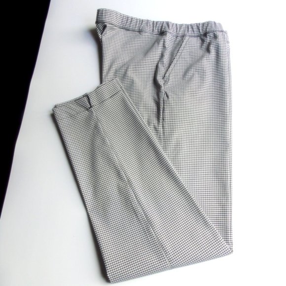 Hue Black and White Check Leggings Size Medium Excellent for Travel Never Worn - Picture 1 of 8